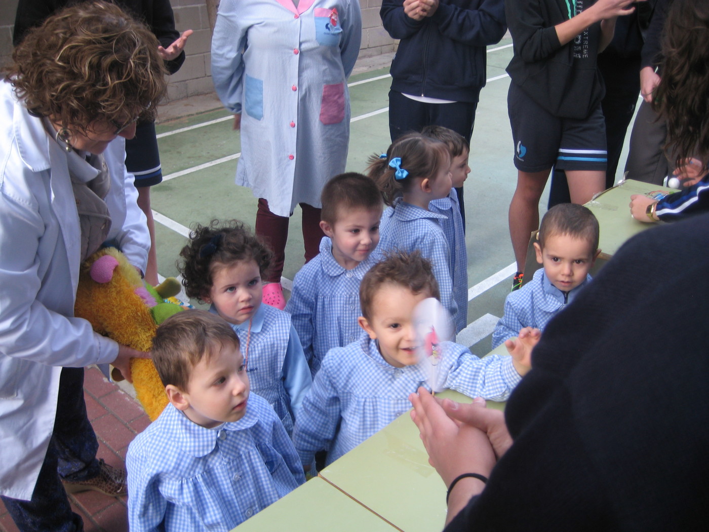 Alumnos de 4º ESO y 1º Bachiller realizan el Proyecto Menuda Ciencia