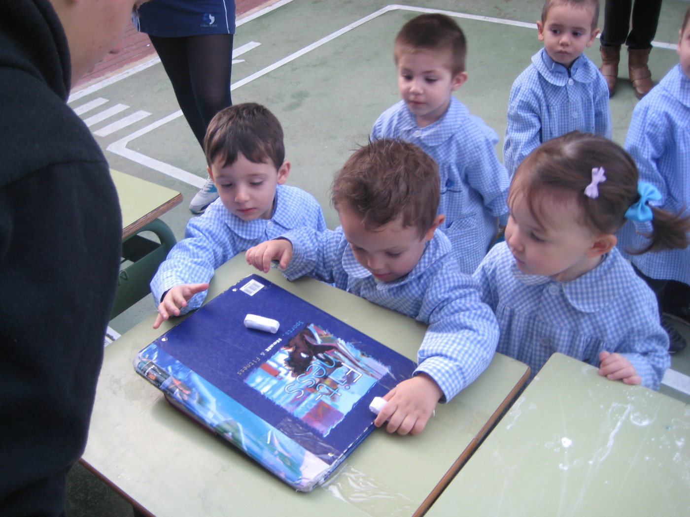 Alumnos de 4º ESO y 1º Bachiller realizan el Proyecto Menuda Ciencia