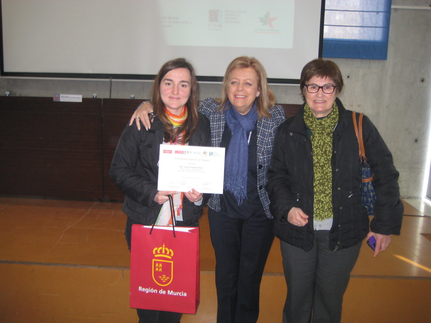 Irene Arnaldos Pérez, premiada en la X Olimpiada Regional de Biología