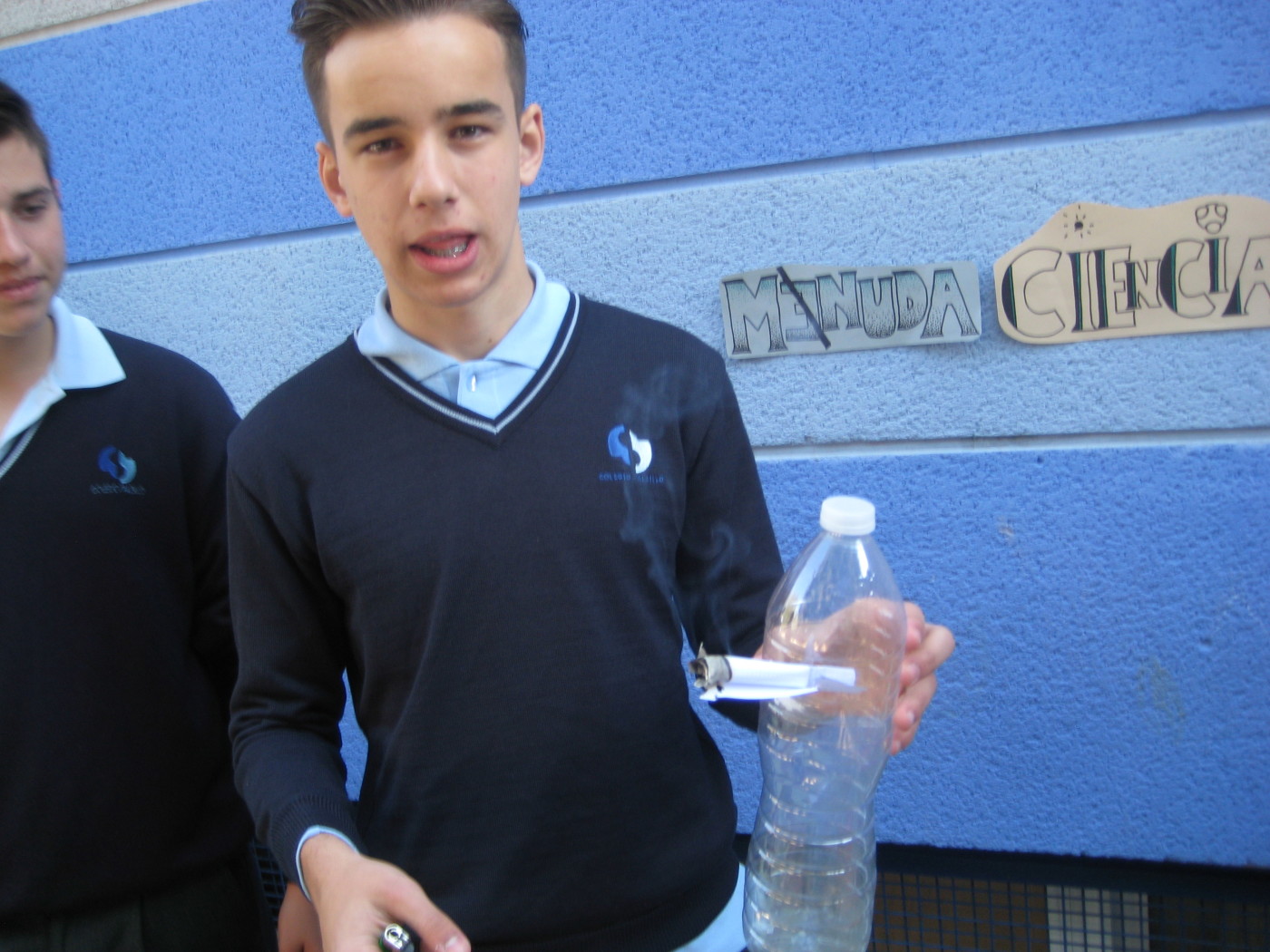 Alumnos de 4º ESO y 1º Bachiller realizan el Proyecto Menuda Ciencia