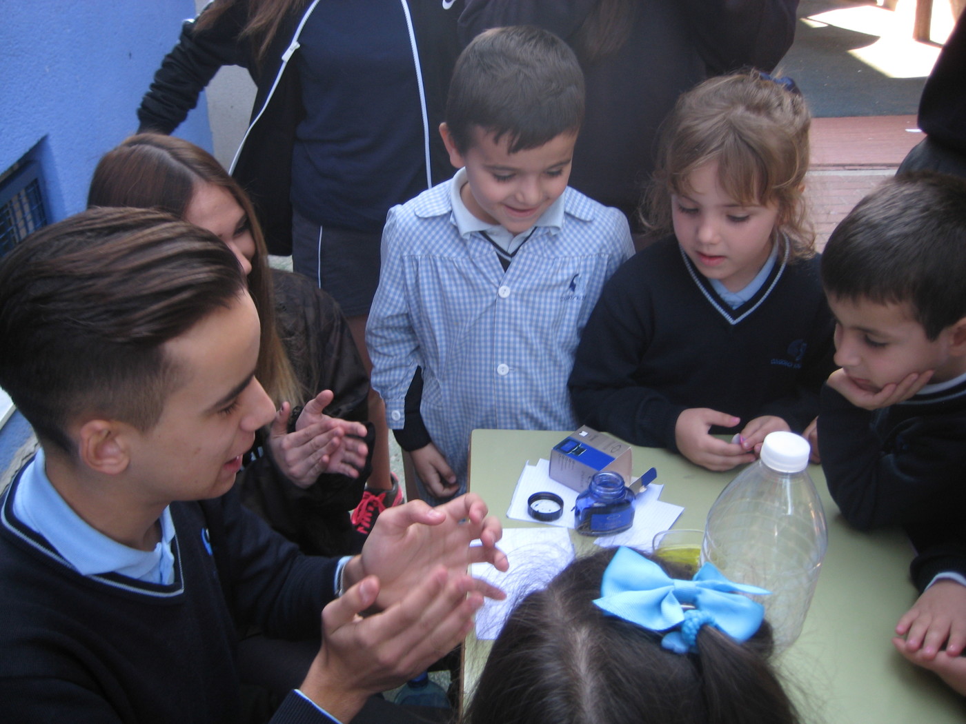 Alumnos de 4º ESO y 1º Bachiller realizan el Proyecto Menuda Ciencia