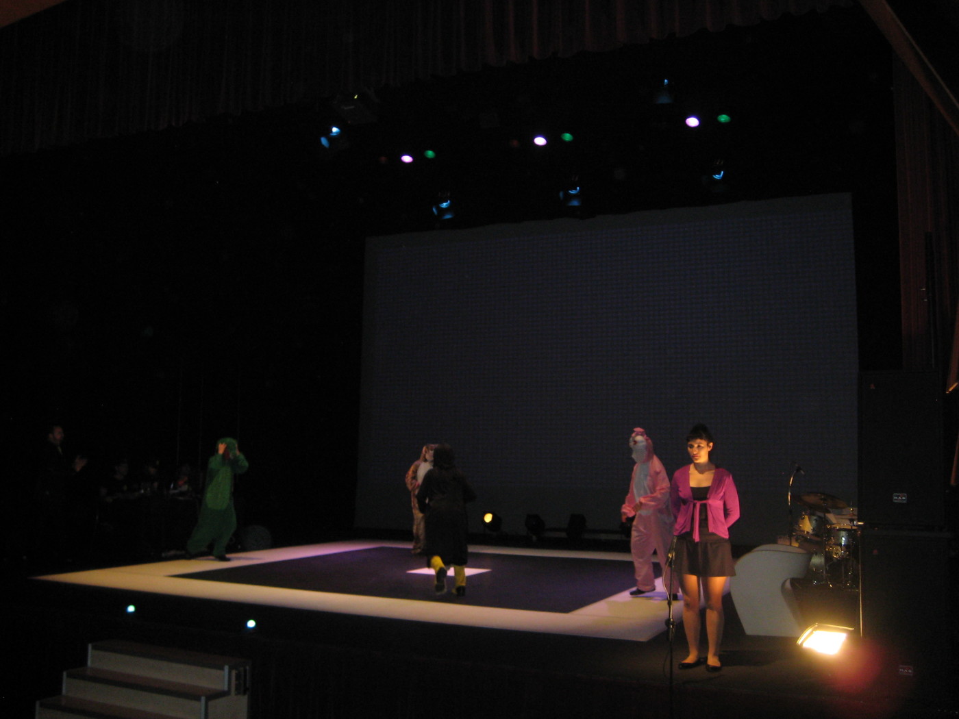 Secundaria y Bachillerato asisten al teatro Villa de Molina