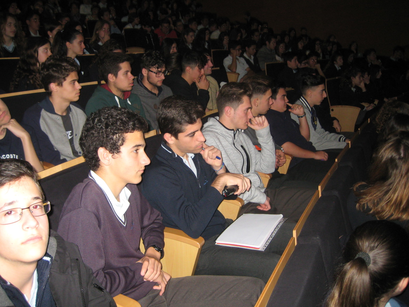 Secundaria y Bachillerato asisten al teatro Villa de Molina